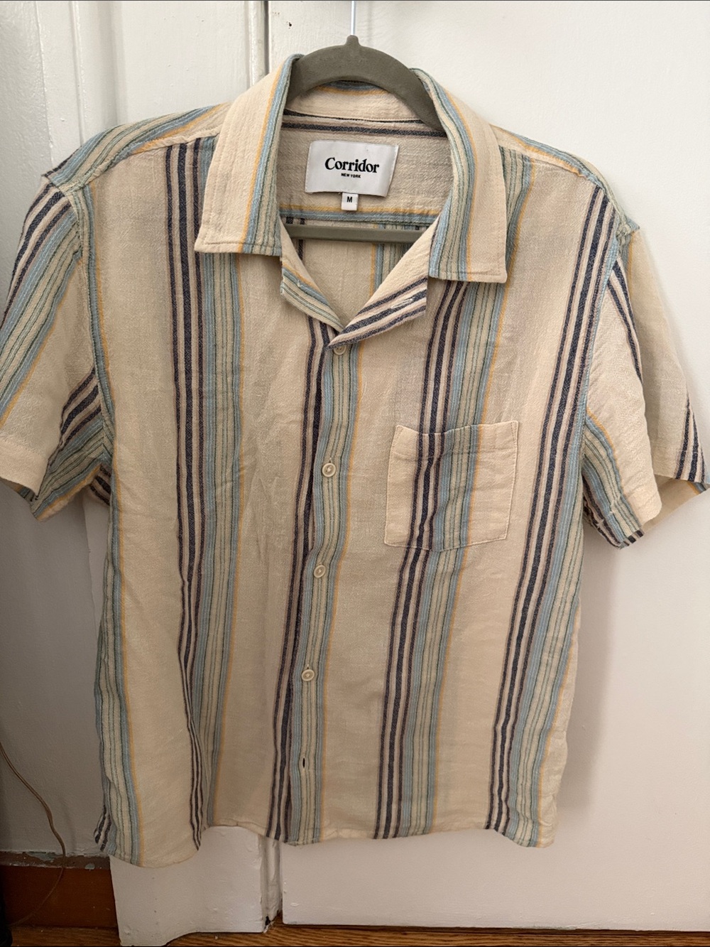 Corridor NYC Cream Striped Short-Sleeve Button-Up Shirt Men’s M